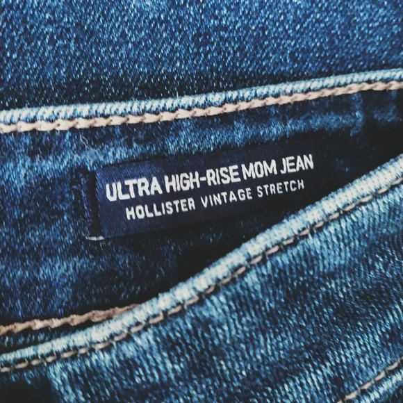 Hollister Dark Blue Denim Jeans - Picture 7 of 11